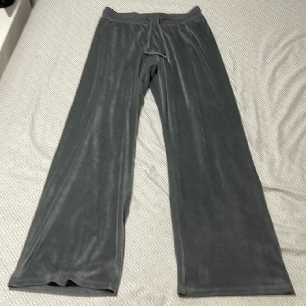 Two piece - Picture 1 of 4